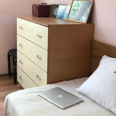 Compact City Center Apartment Kŭrdzhali Exterior foto